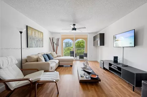 19555 E Country Club Dr #8604, Aventura, FL 33180