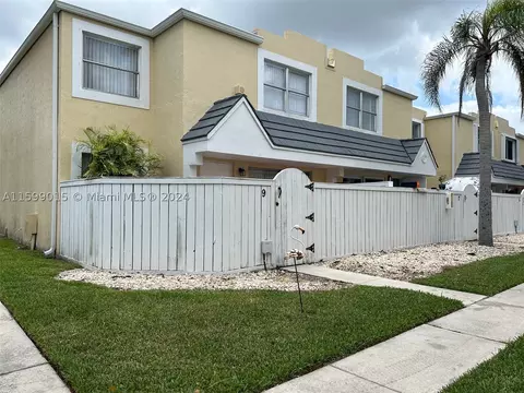 4530 SW 68th Ct Cir #9, Miami, FL 33155