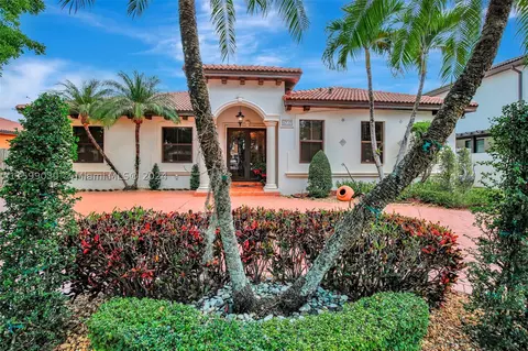 8737 NW 139th St, Miami Lakes, FL 33018