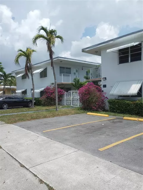 1719 Wiley St #4, Hollywood, FL 33020
