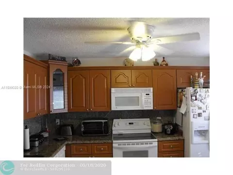8040 Hampton Blvd #106, North Lauderdale, FL 33068