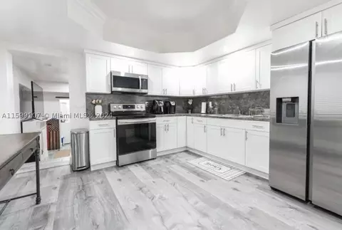 3025 NW 4th St, Miami, FL 33125