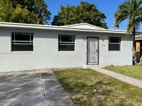 2031 NW 68 St, Miami, FL 33147