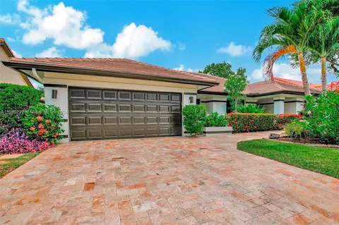 2881 Hidden Hollow Ln, Davie, FL 33328