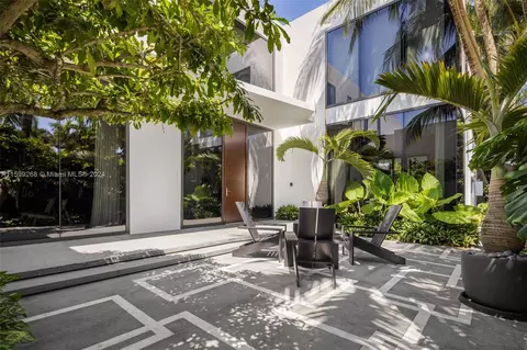 2179 Meridian Ave, Miami Beach, FL 33139