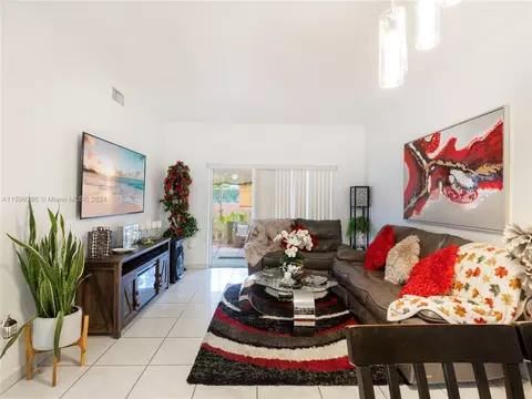 2951 W 80th St #106, Hialeah, FL 33018