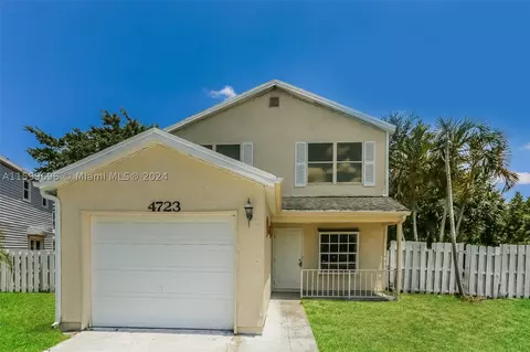 4723 Lakeside Cir, West Palm Beach, FL 33417
