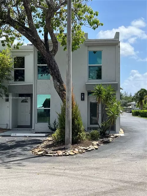 8 Coventry Way #19B, Wilton Manors, FL 33305