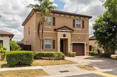 2409 NE 3rd Ct, Homestead, FL 33033