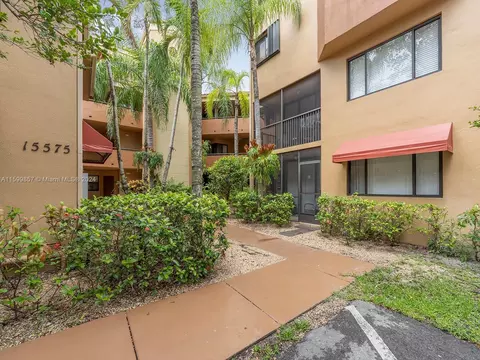 15575 N Miami Lakeway N #302, Miami Lakes, FL 33014