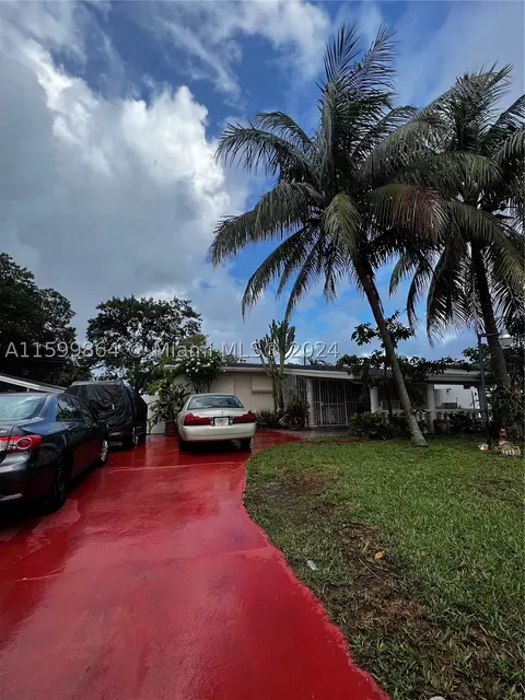 629 SW 4th St, Hallandale Beach, FL 33009