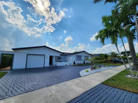 1812 SW 103rd Pl, Miami, FL 33165