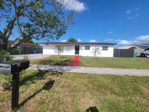 18031 NW 52nd Ave, Miami Gardens, FL 33055