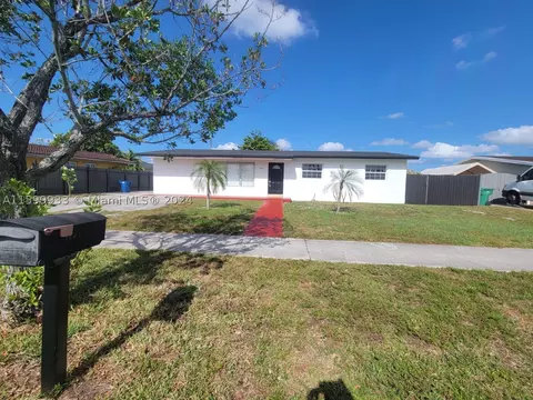 18031 NW 52nd Ave, Miami Gardens, FL 33055