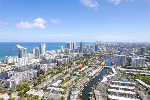 813 NE 27th Ave #813, Hallandale Beach, FL 33009