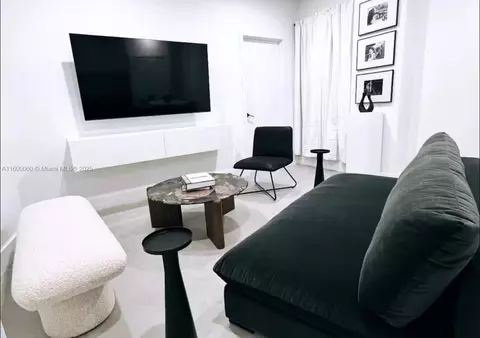 100 Collins Ave #220, Miami Beach, FL 33139