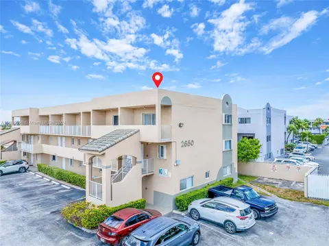 2650 W 76th St #208, Hialeah, FL 33016