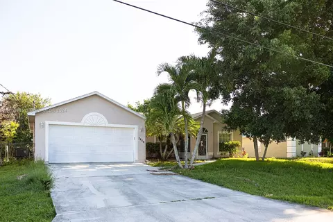 5458 NW Empress Cir, Port Saint Lucie, FL 34983