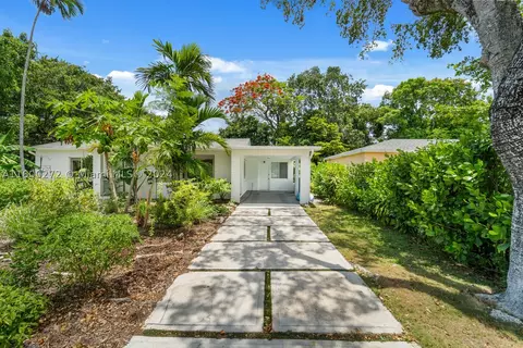 970 NE 129th St, North Miami, FL 33161