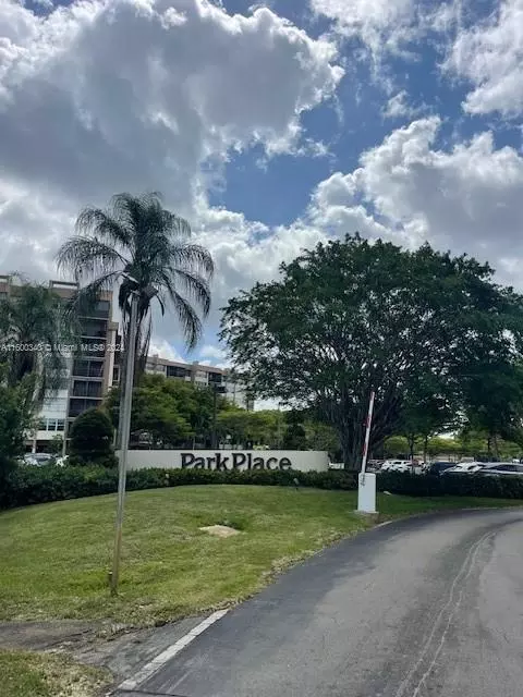 1200 Saint Charles Pl #313, Pembroke Pines, FL 33026
