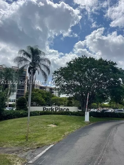1200 Saint Charles Pl #313, Pembroke Pines, FL 33026