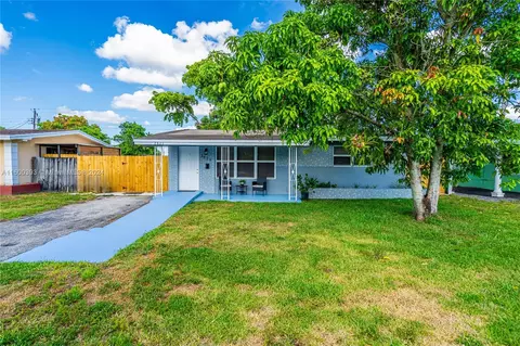 2825 Arcadia Dr, Miramar, FL 33023