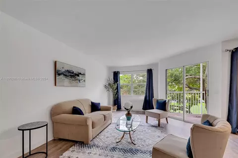 1200 SW 125th Ave #302L, Pembroke Pines, FL 33027