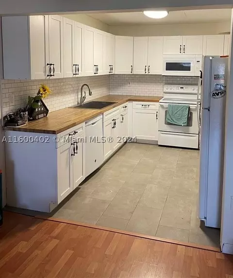 7010 NW 186th St #5-420, Hialeah, FL 33015
