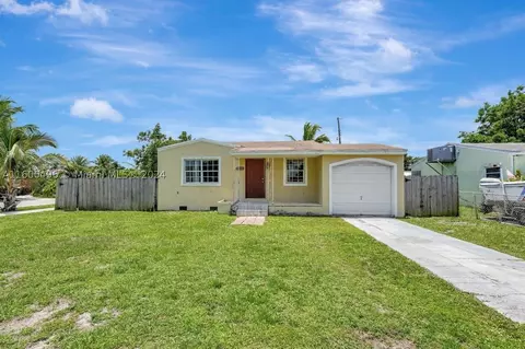 2504 Wiley Ct, Hollywood, FL 33020