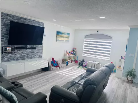 6985 NW 173rd Dr #1805, Hialeah, FL 33015