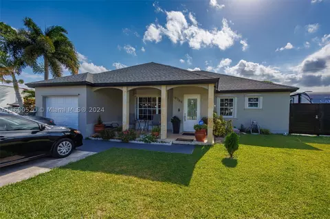 18366 SW 138th Ct, Miami, FL 33177