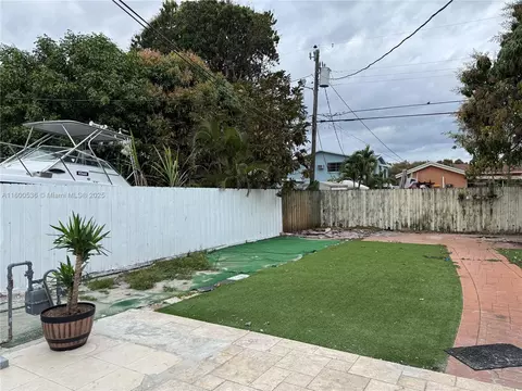 Exterior - 961 E 18th St, Hialeah, FL 33013 photo 4 of 5