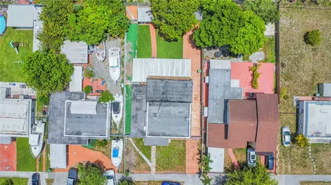 View/Area - 961 E 18th St, Hialeah, FL 33013 photo 2 of 3
