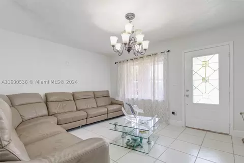961 E 18th St, Hialeah, FL 33013
