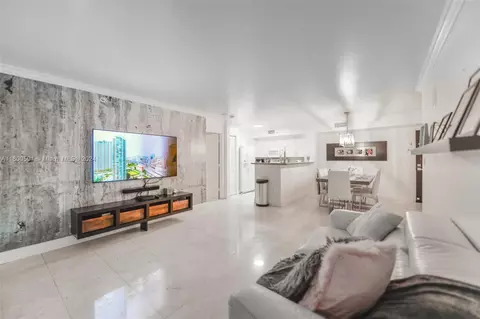 90 Alton Rd #309, Miami Beach, FL 33139