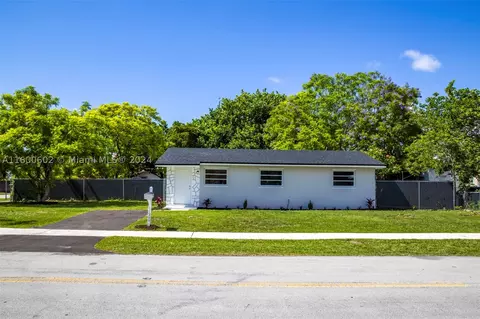11960 SW 199th St, Miami, FL 33177