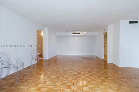 625 Biltmore Way #1106, Coral Gables, FL 33134