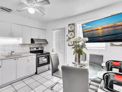 Kitchen - 492 E 28th St, Hialeah, FL 33013 photo 8 of 10