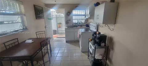 820 SE 4th Pl, Hialeah, FL 33010 photo 5
