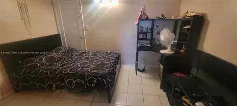 820 SE 4th Pl, Hialeah, FL 33010 photo 9