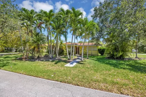 8201 SW 150th Dr, Palmetto Bay, FL 33158
