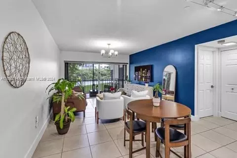 8775 Park Blvd #104, Miami, FL 33172