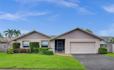 9318 NW 48th St, Sunrise, FL 33351