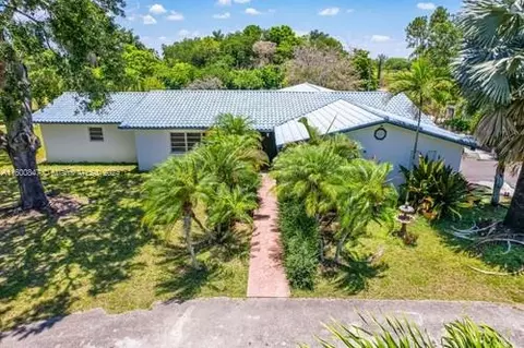 18301 SW 262nd St, Homestead, FL 33031