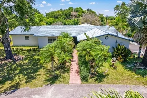 18301 SW 262nd St, Homestead, FL 33031