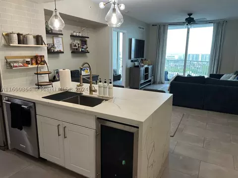 1755 E Hallandale Beach Blvd #2105E, Hallandale Beach, FL 33009