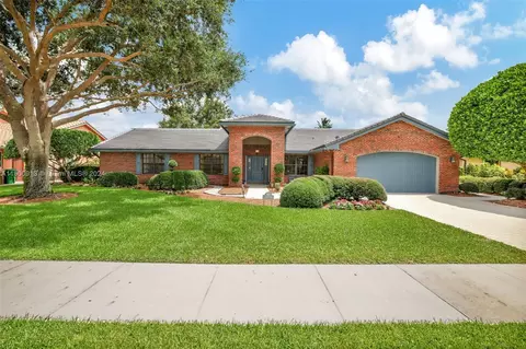 10442 SW 18th St, Davie, FL 33324