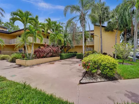 8740 Azalea Ct #204, Tamarac, FL 33321