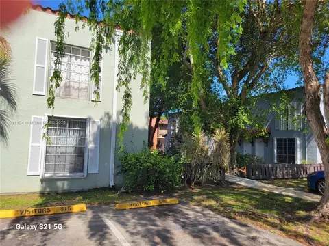 10802 N Kendall Dr #P5, Miami, FL 33176