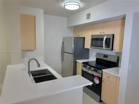 2457 Centergate Dr #305, Miramar, FL 33025